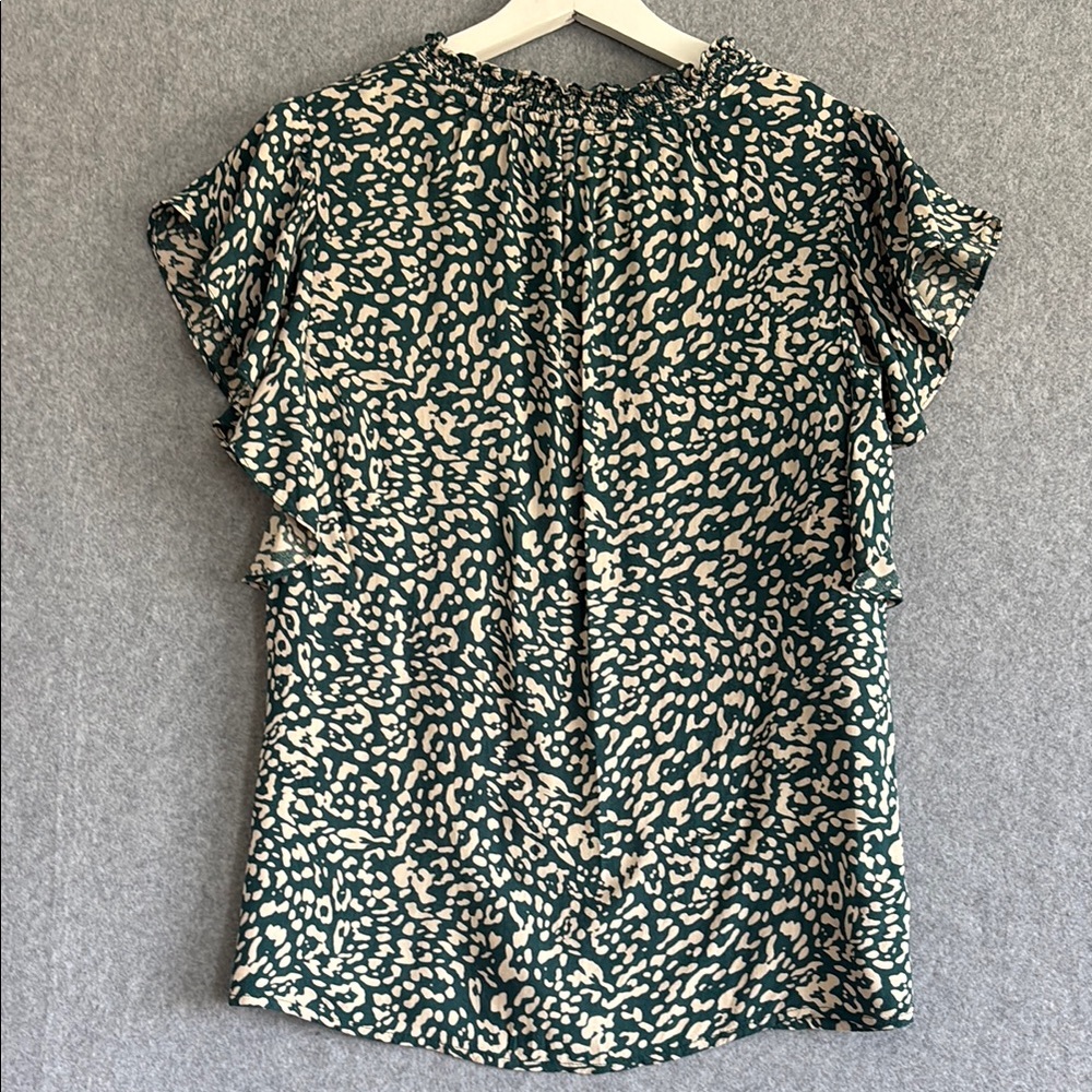 Jessica Simpson Flutter Sleeve Ruffled V-Neck Bohemian Blouse Green/Cream (L) - Picture 2 of 11